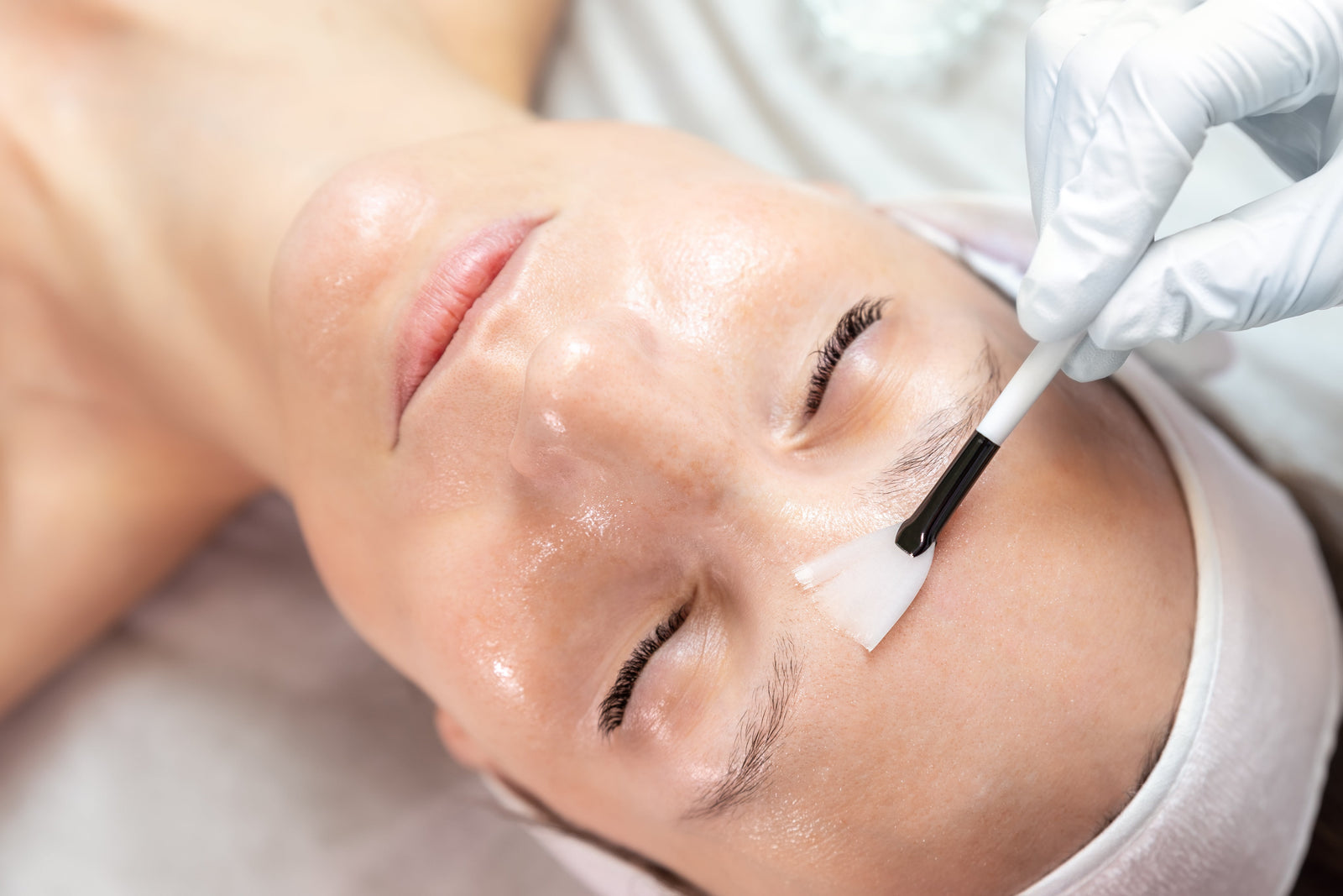 The Winter Glow Reset: Why Cold Weather Is the Perfect Time for Advanced Skin Treatments